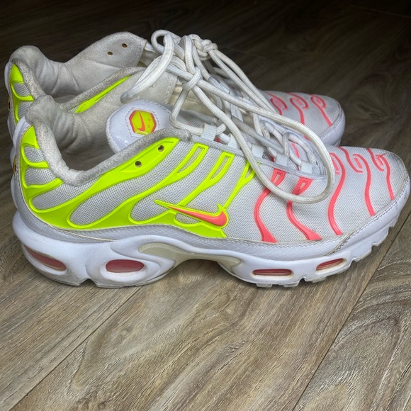 Women’s Nike air max plus - Picture 7 of 13